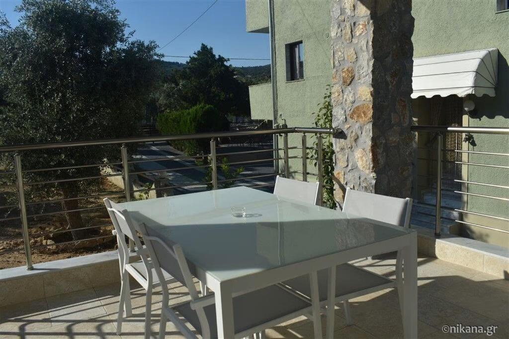 Athina Palace Luxurious Appartments Potos Exterior foto