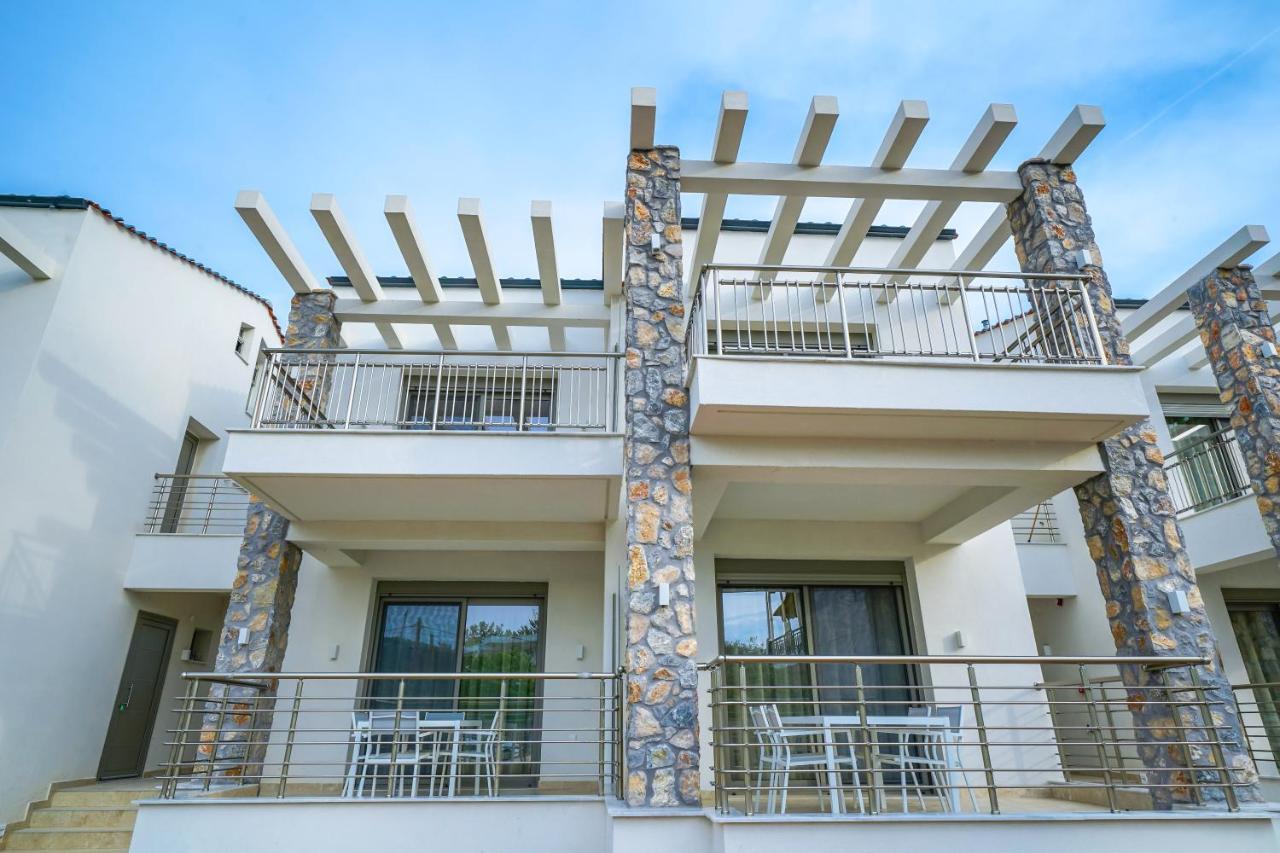 Athina Palace Luxurious Appartments Potos Exterior foto