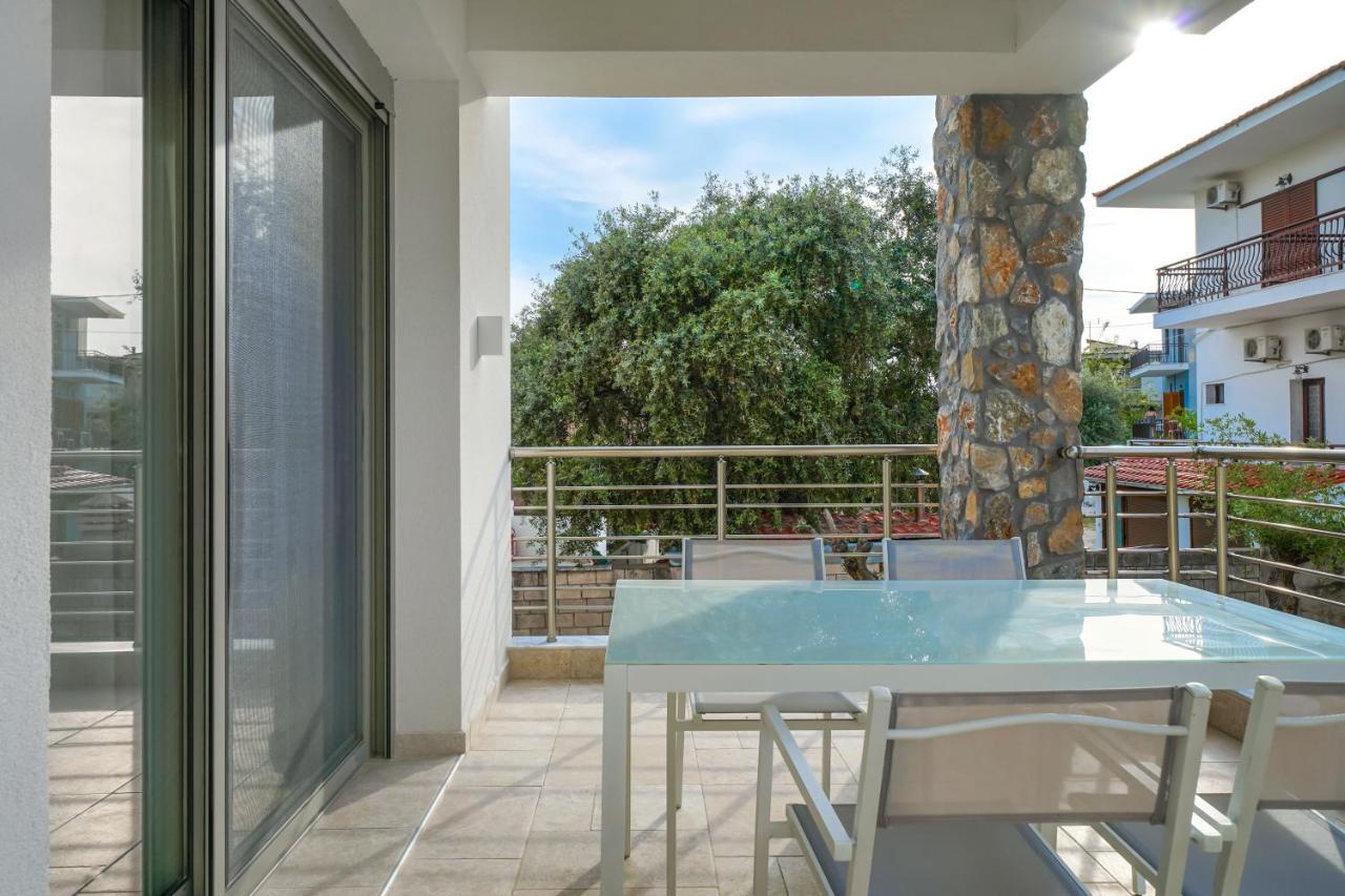 Athina Palace Luxurious Appartments Potos Exterior foto